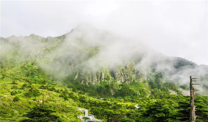大理定制游 大理蒼山上的“山巔之湖”，藏著最美四景