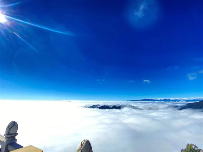 奔赴雞足山，看最美天際線(xiàn)，打卡大理小眾旅游地